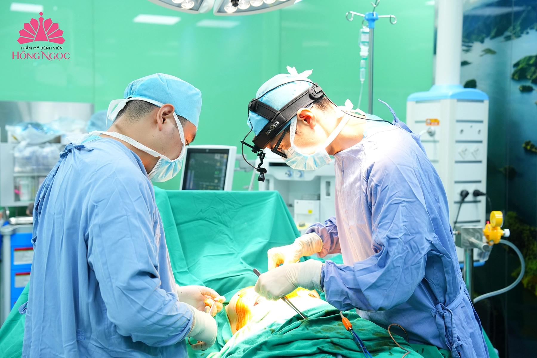 Giải đáp thắc mắc: Chi phí nâng ngực là bao nhiêu?